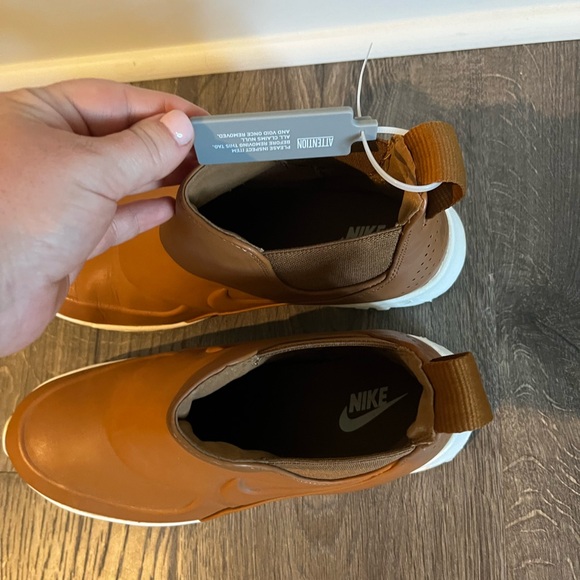 Nike Air Max Thea Mid Boot in Ale Brown Size 7. - Picture 4 of 4